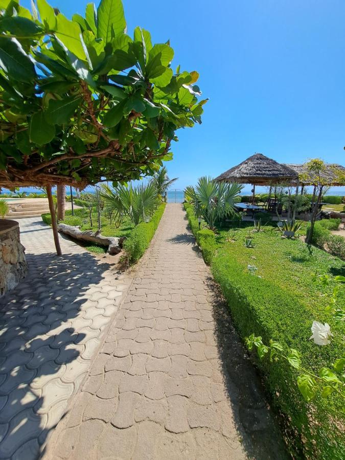 Aux 2 Metis Hotel Toliara Eksteriør billede
