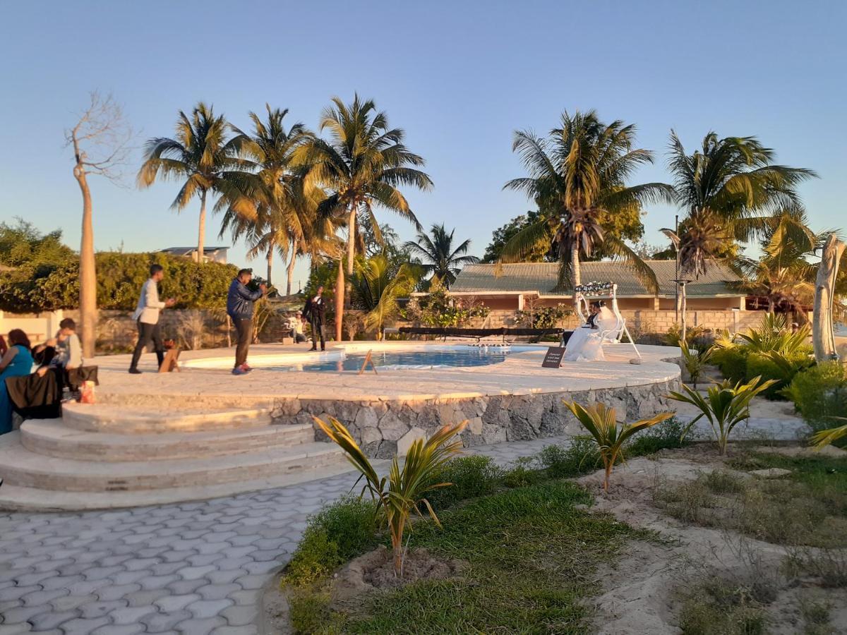 Aux 2 Metis Hotel Toliara Eksteriør billede