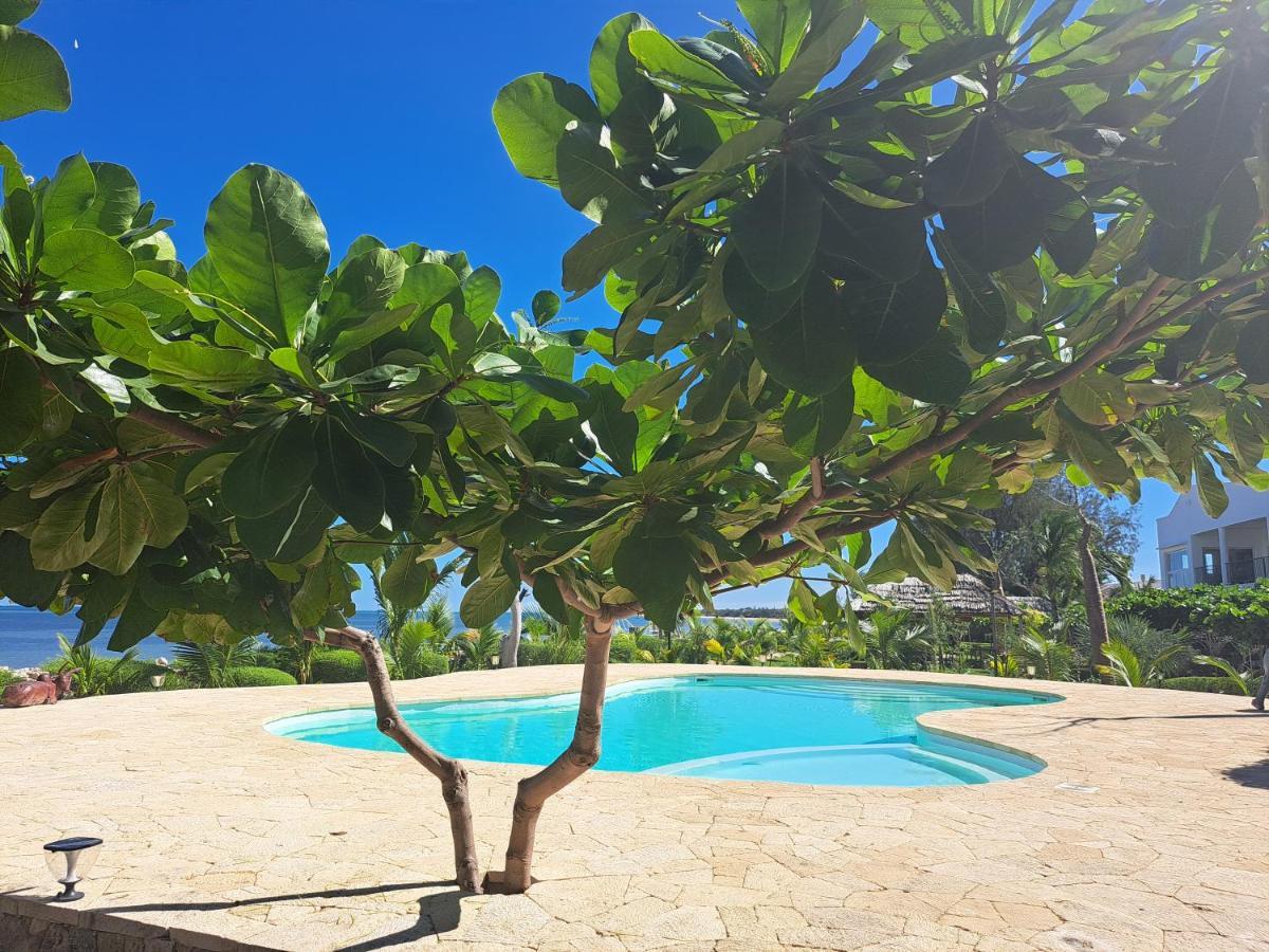 Aux 2 Metis Hotel Toliara Eksteriør billede