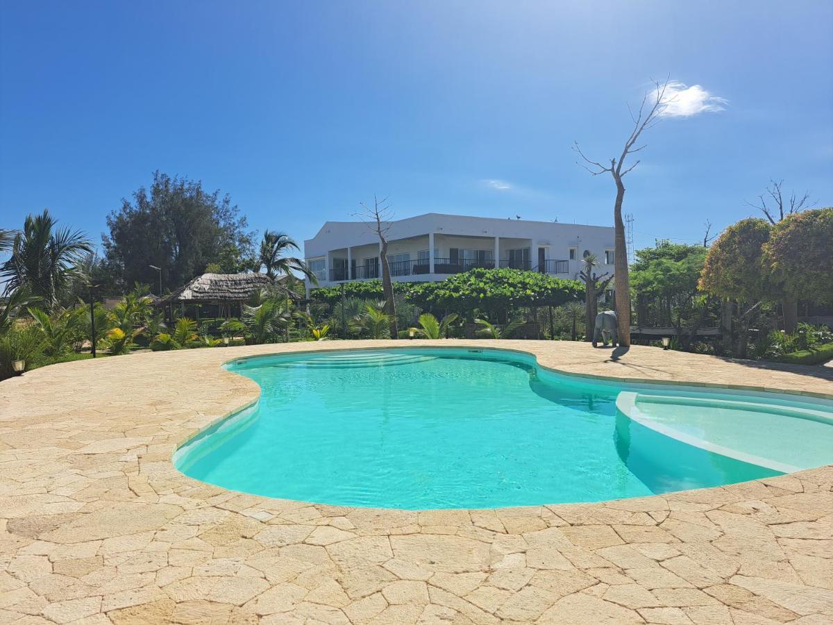 Aux 2 Metis Hotel Toliara Eksteriør billede
